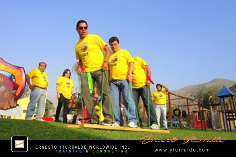 Team Building Guru Taller de Cuerrdas para desarrollar equipos de trabajo