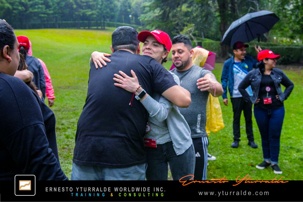 Team Building LATAM, El Caribe y USA Talleres de Cuerdas Bajas | Team Building Empresarial para el desarrollo de equipos de trabajo